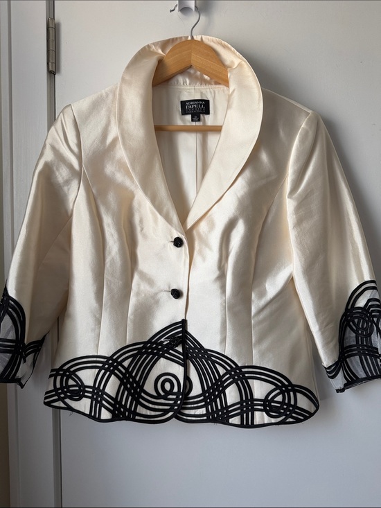 Adrianna Papell Jackets & Blazers - Adrianna Papell evening Cream Jacket with Black Embroidered Trim size 10 silk